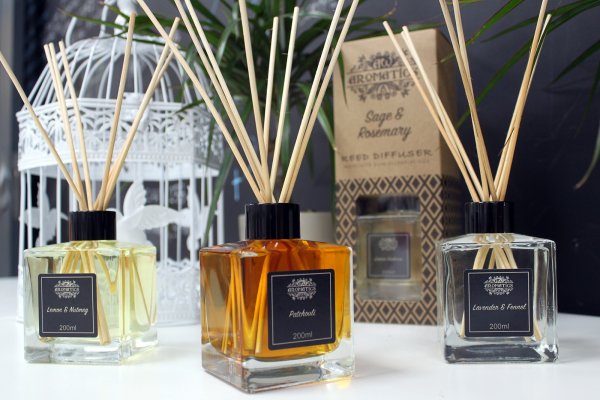 (image for) 200ml Ylang Ylang & Mandarin Essential Oil Reed Diffuser